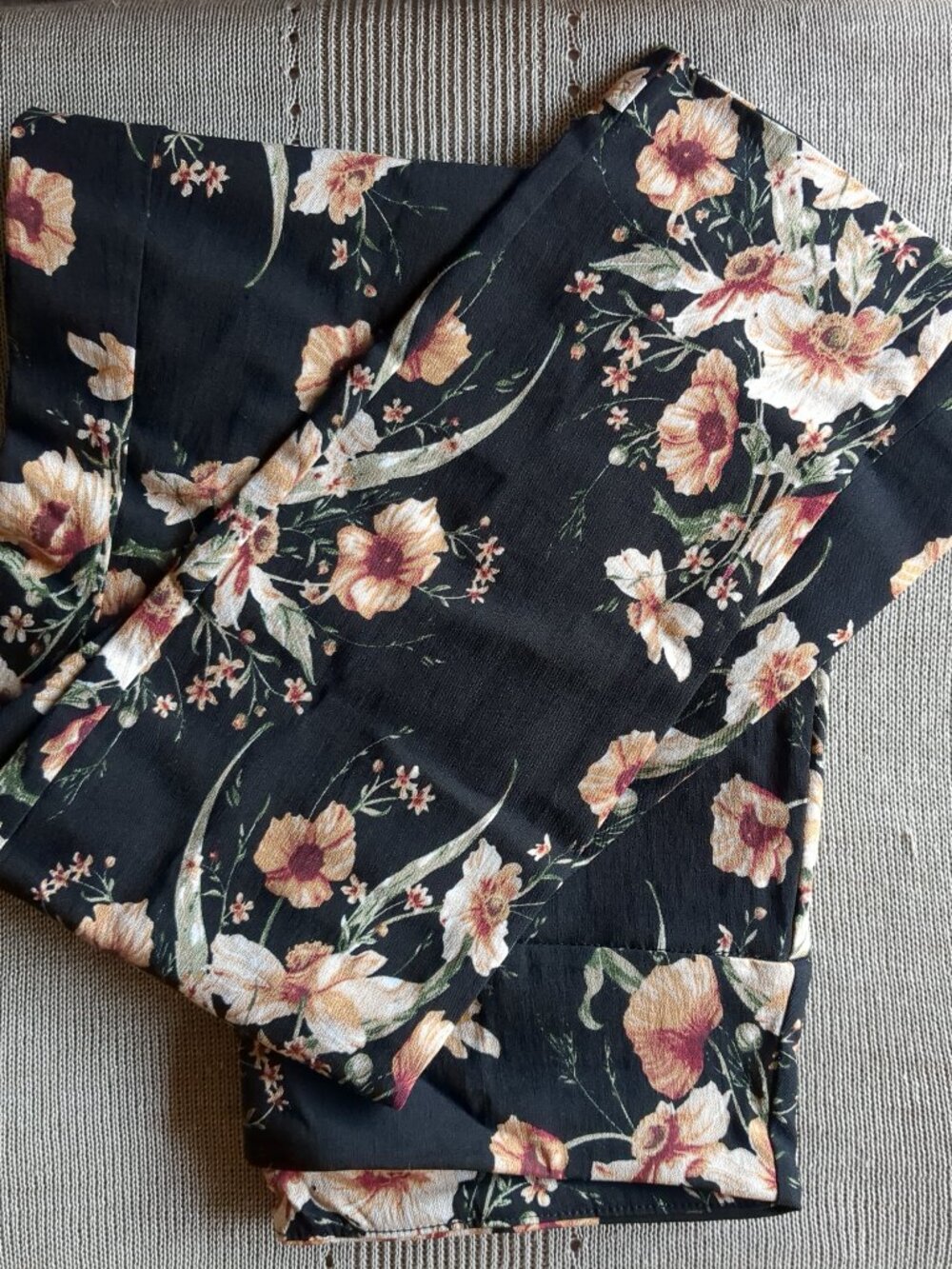 Black Stretch Pants Floral Design - Picture 2 of 8